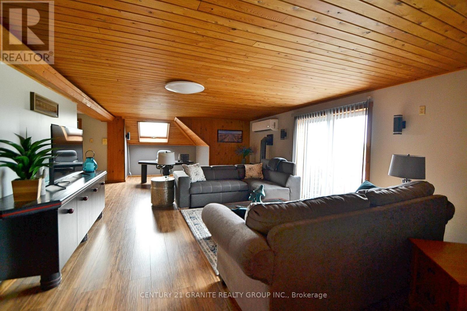 2 Bridge Street W, Bancroft (Bancroft Ward), ON