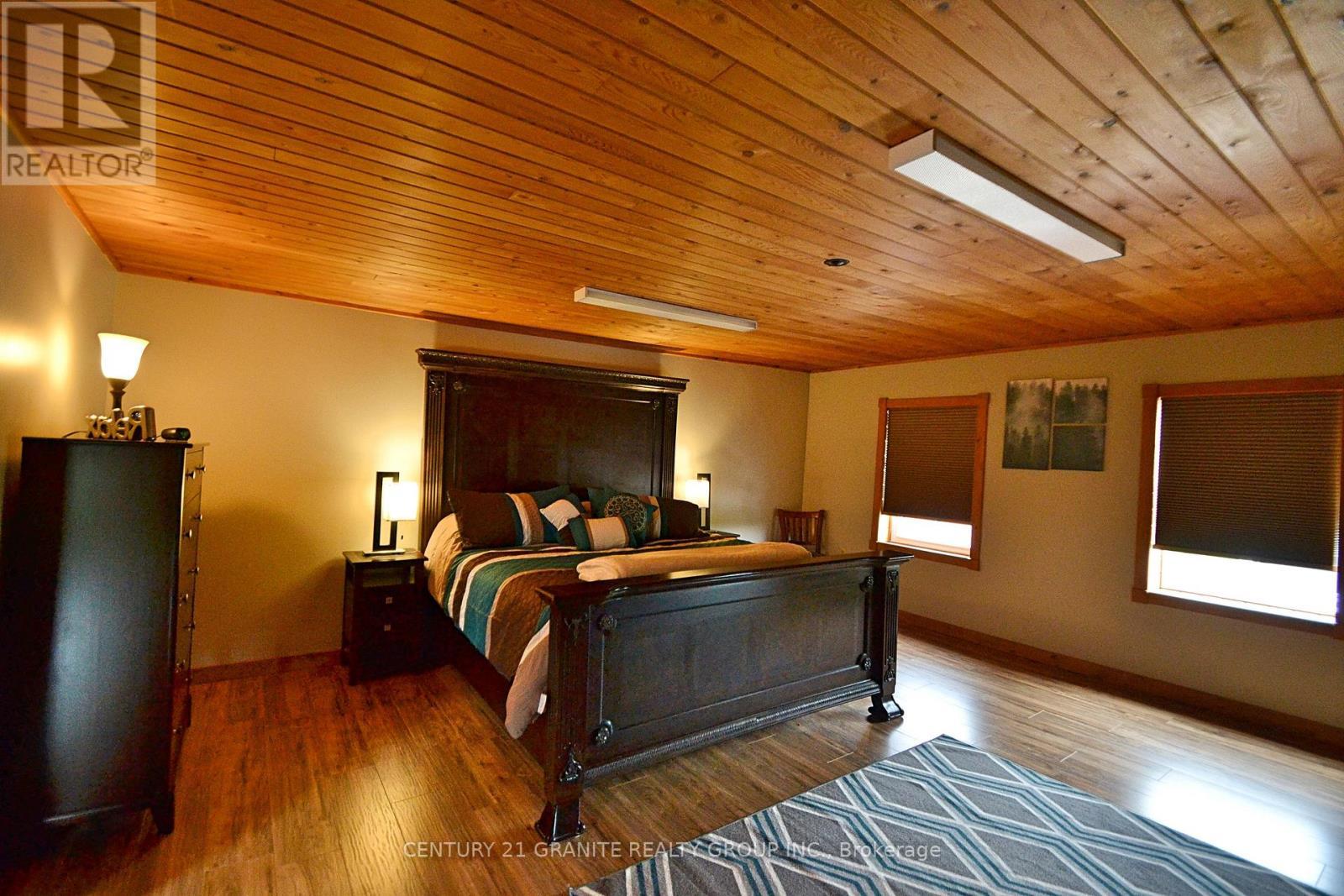 2 Bridge Street W, Bancroft (Bancroft Ward), ON