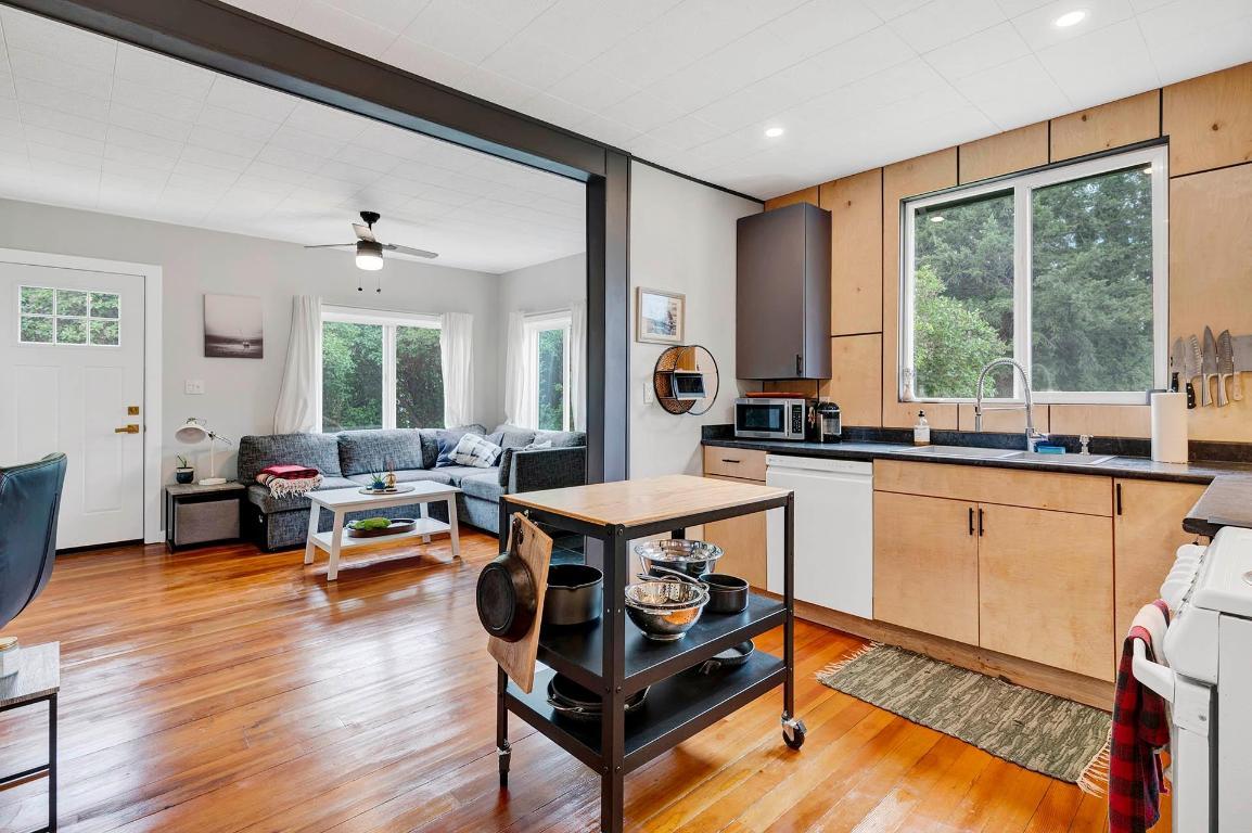 1615 Birch Island Lost Crk Road, Clearwater, BC - Indoor