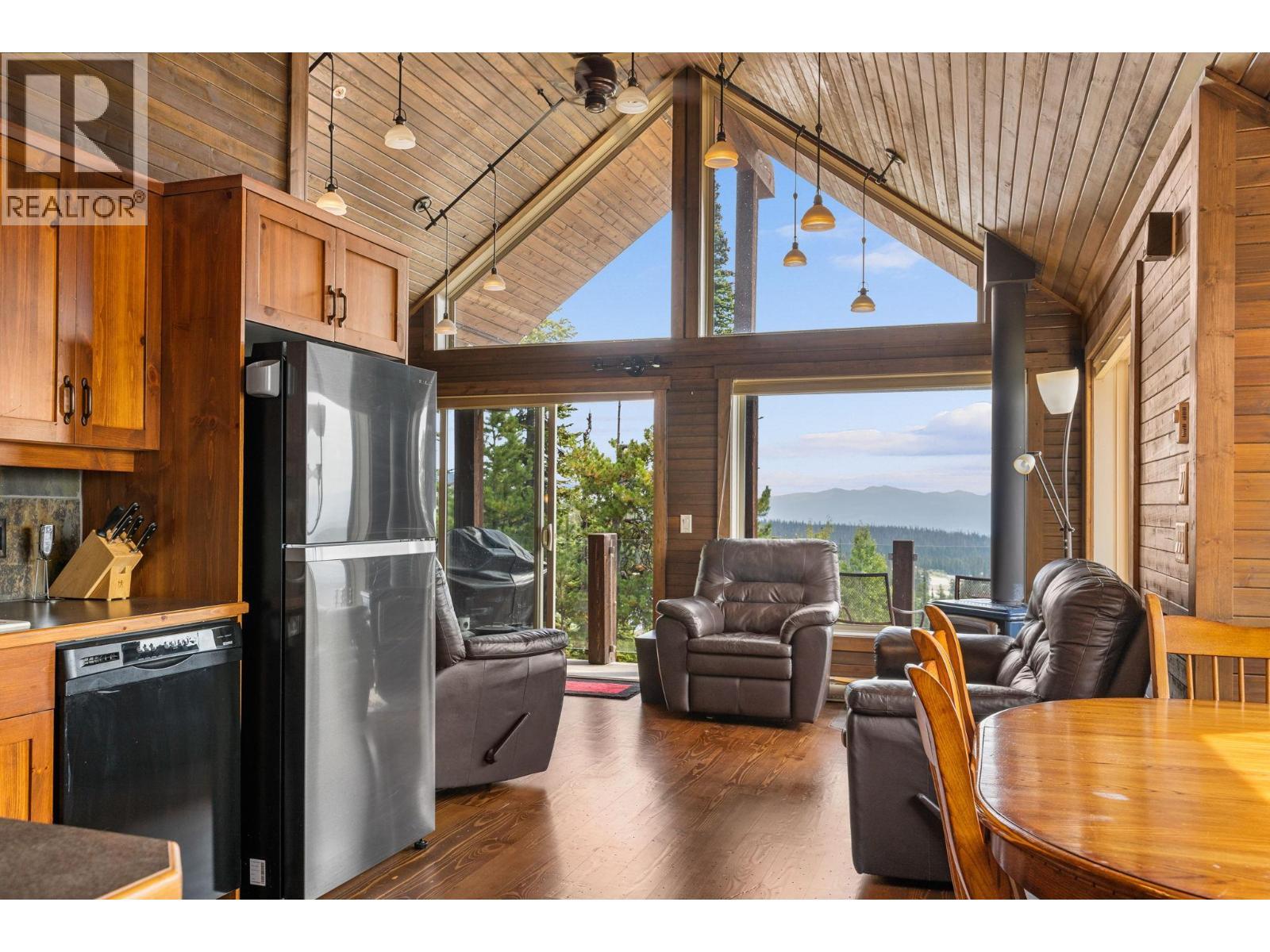 5890 Snow Pines Crescent, Big White, BC - Indoor