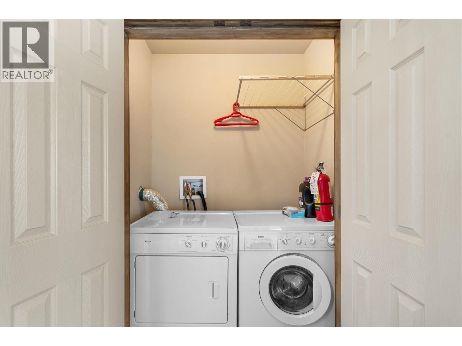 5890 Snow Pines Crescent, Big White, BC - Indoor Photo Showing Laundry Room