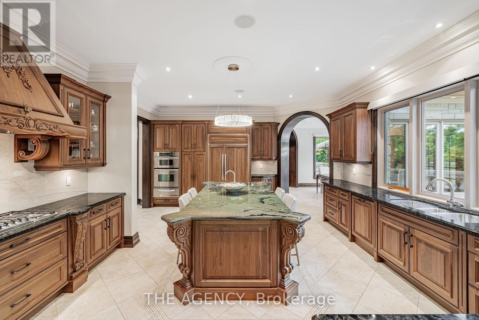 18387 The Gore Road, Caledon, ON - Indoor Photo Showing Kitchen With Upgraded Kitchen