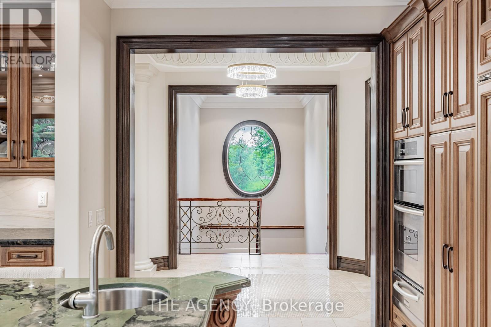18387 The Gore Road, Caledon, ON - Indoor Photo Showing Kitchen With Double Sink