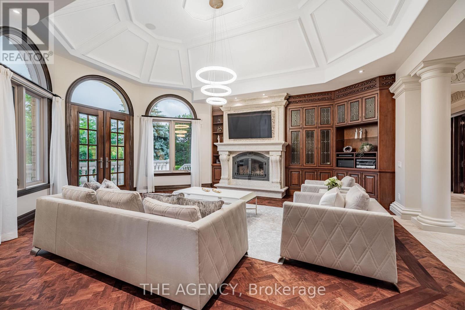 18387 The Gore Road, Caledon, ON - Indoor Photo Showing Living Room With Fireplace