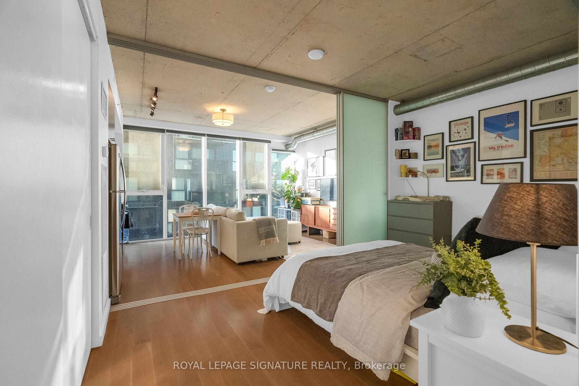 719-32 Trolley Crescent, Toronto, ON - Indoor Photo Showing Other Room