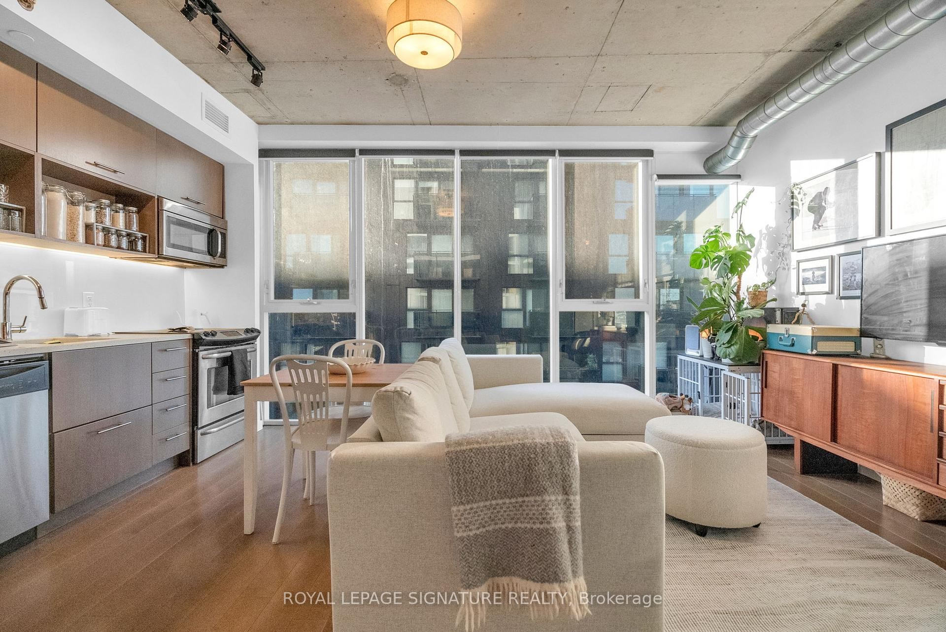 719-32 Trolley Crescent, Toronto, ON - Indoor