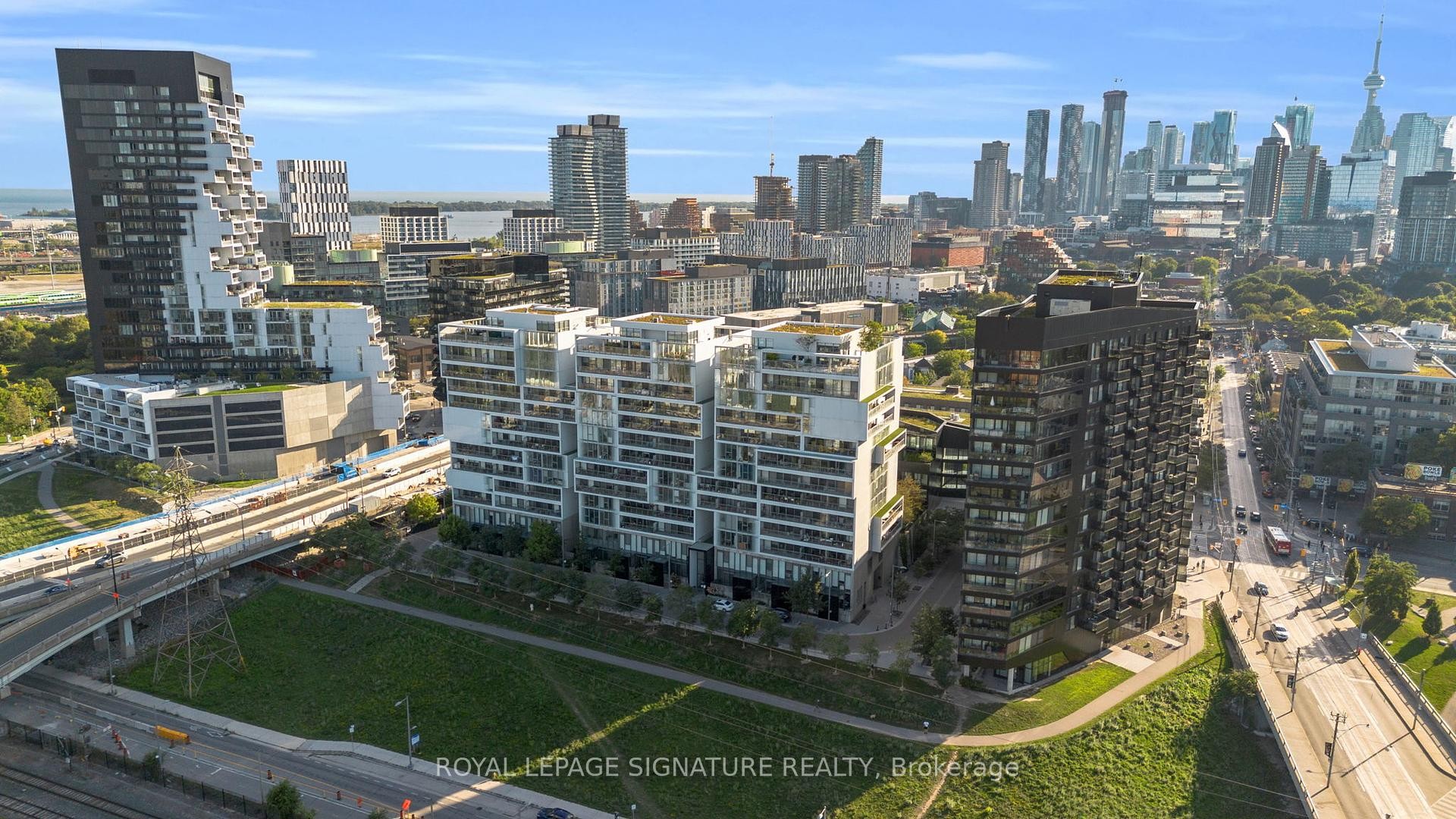 719-32 Trolley Crescent, Toronto, ON - Outdoor With View