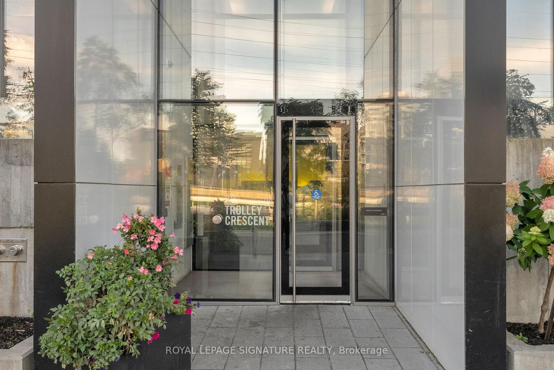 719-32 Trolley Crescent, Toronto, ON - Indoor Photo Showing Other Room