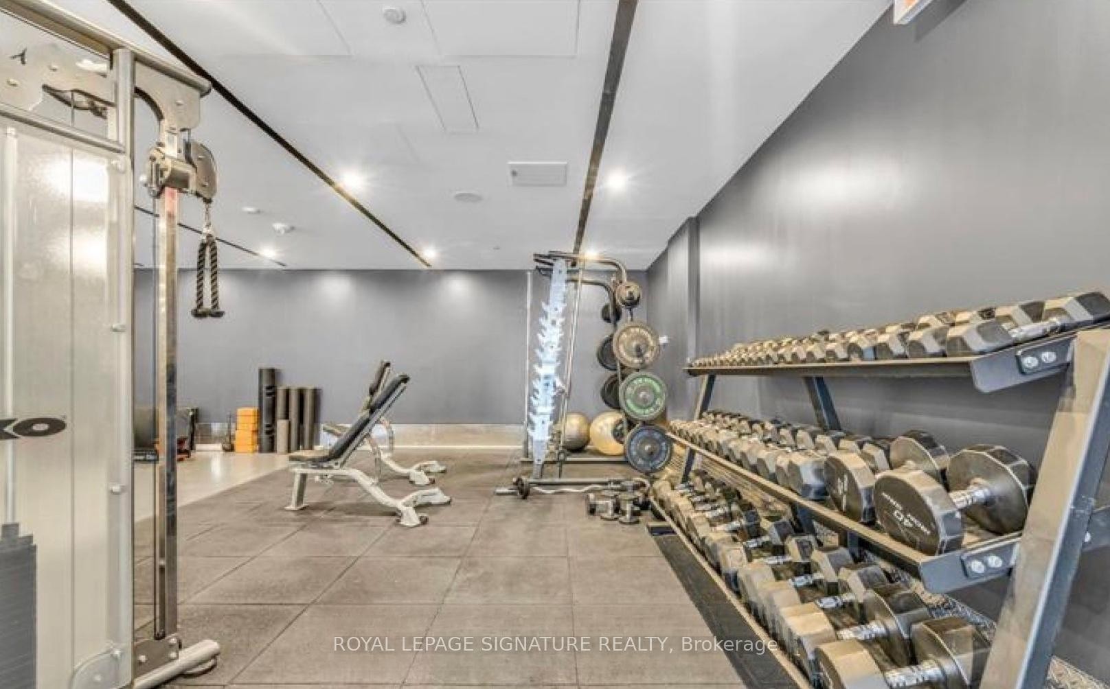 719-32 Trolley Crescent, Toronto, ON - Indoor Photo Showing Gym Room