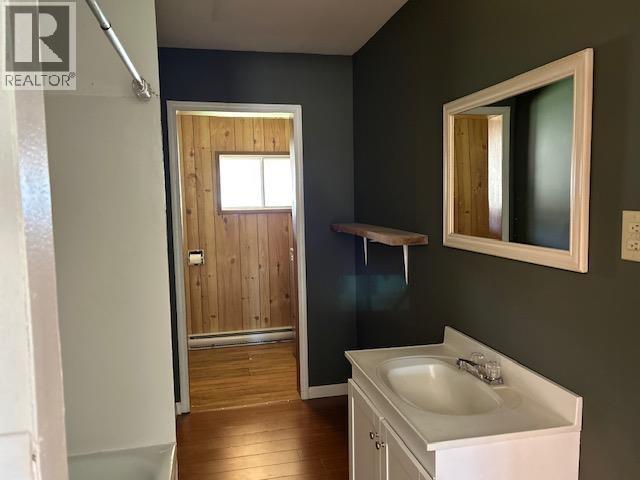 384 W 3Rd Street, Vanderhoof, BC - Indoor Photo Showing Bathroom