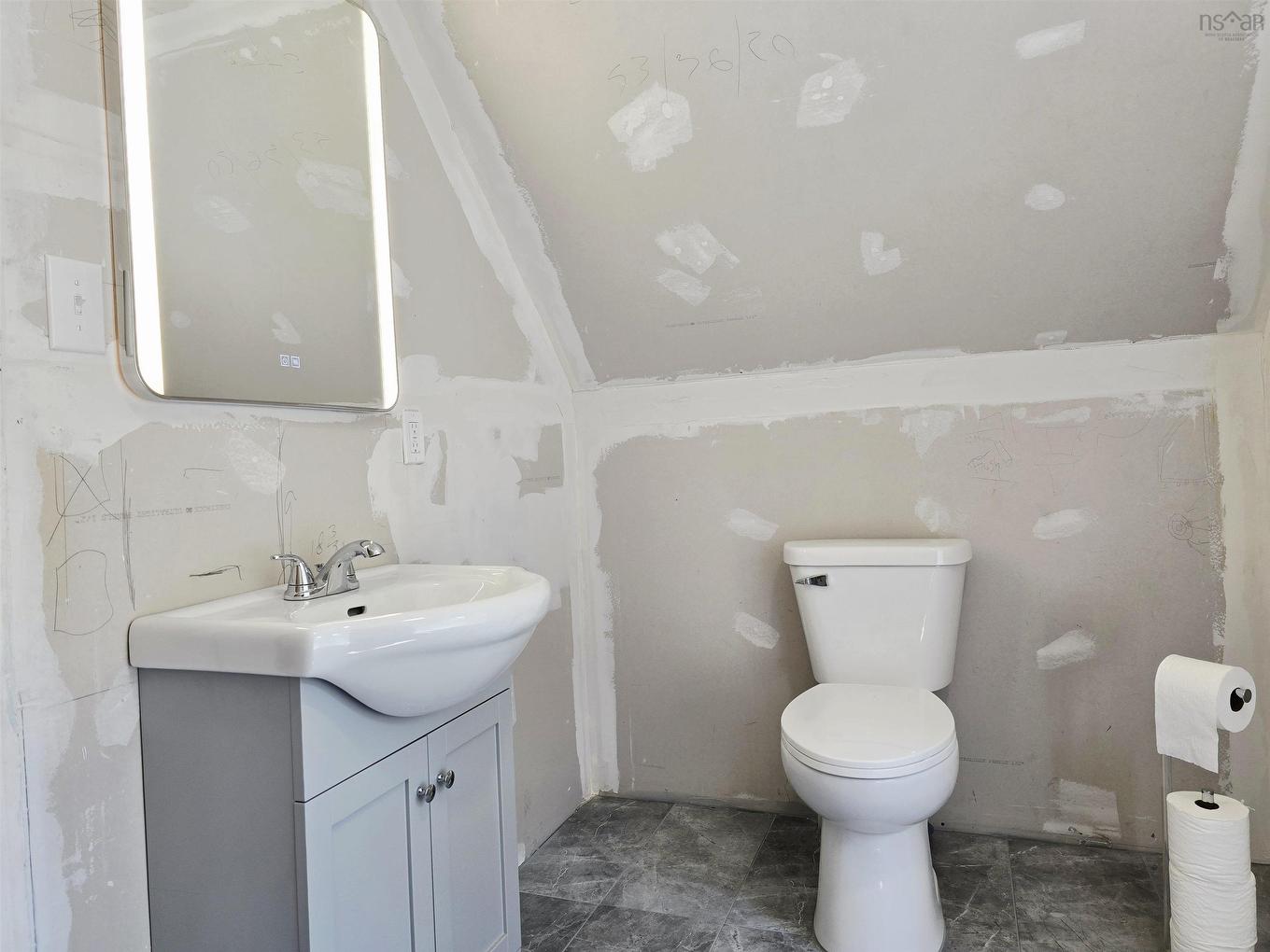 55 Bridge Avenue, Stellarton, NS