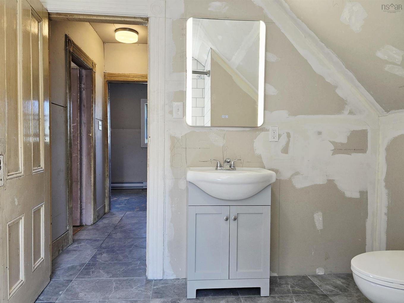 55 Bridge Avenue, Stellarton, NS