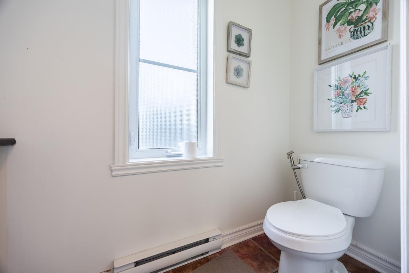 Salle de bains - 6464 Rue Claudel, Brossard, QC - Indoor Photo Showing Bathroom