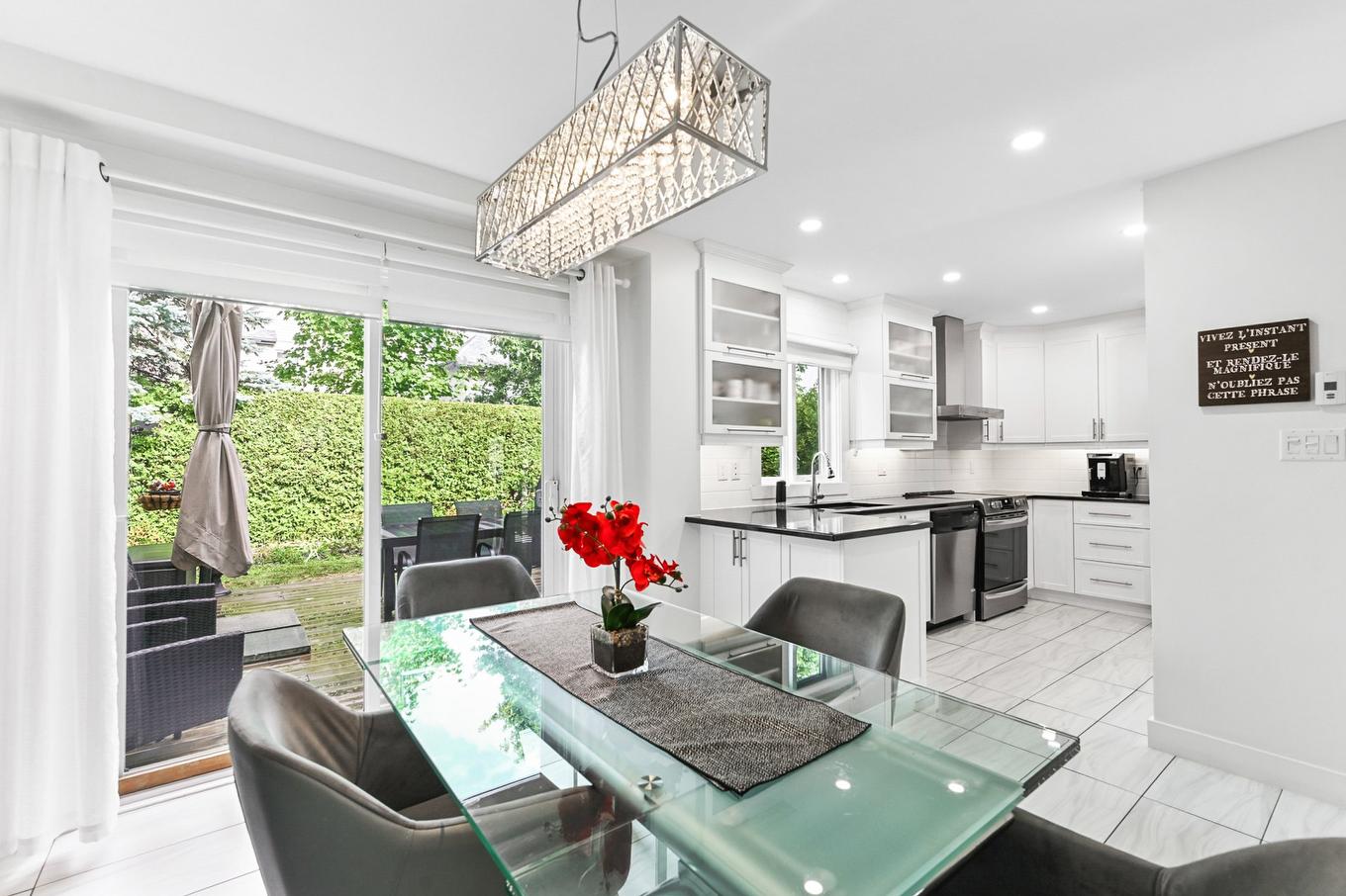 Vue d'ensemble - 1702 Rue Adoncour, Longueuil (Le Vieux-Longueuil), QC - Indoor Photo Showing Dining Room