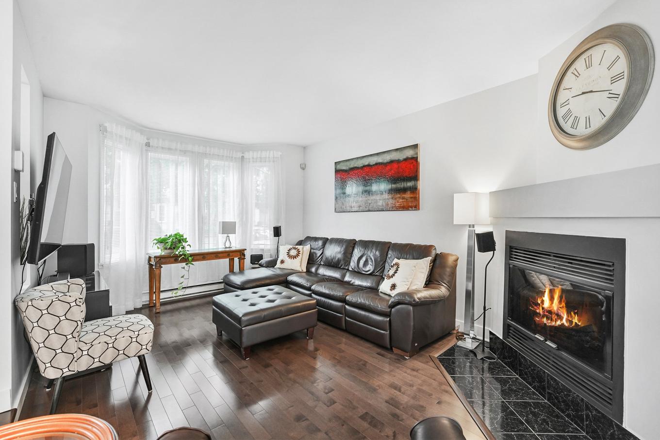 Salon - 1702 Rue Adoncour, Longueuil (Le Vieux-Longueuil), QC - Indoor Photo Showing Living Room With Fireplace