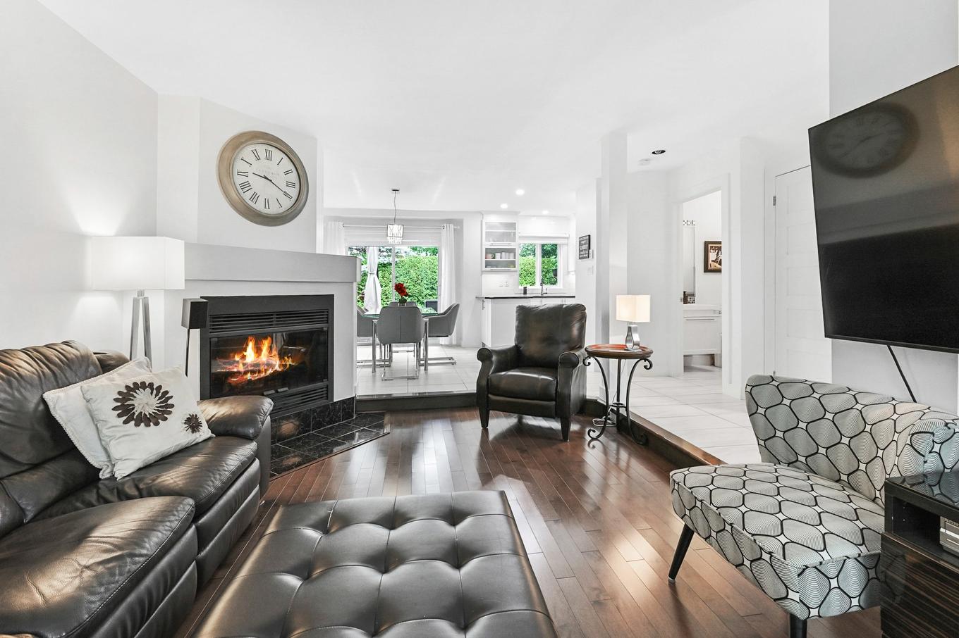 Salon - 1702 Rue Adoncour, Longueuil (Le Vieux-Longueuil), QC - Indoor Photo Showing Living Room With Fireplace