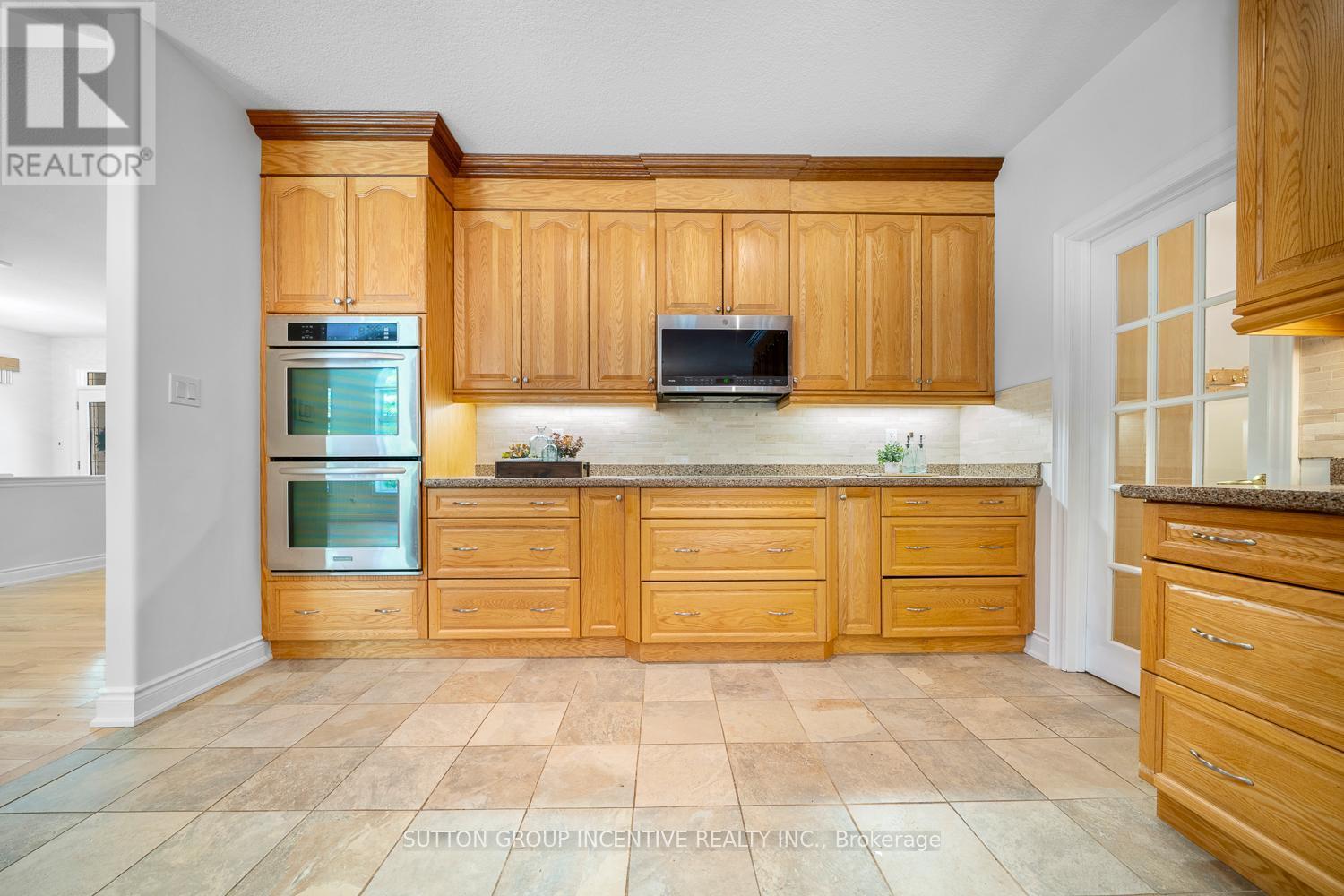 1882 Providence Lane, Severn, ON - Indoor Photo Showing Kitchen