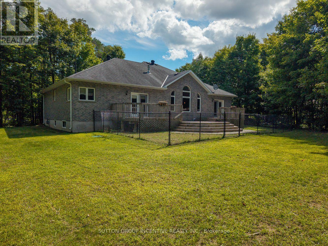 1882 Providence Lane, Severn, ON - Outdoor With Deck Patio Veranda