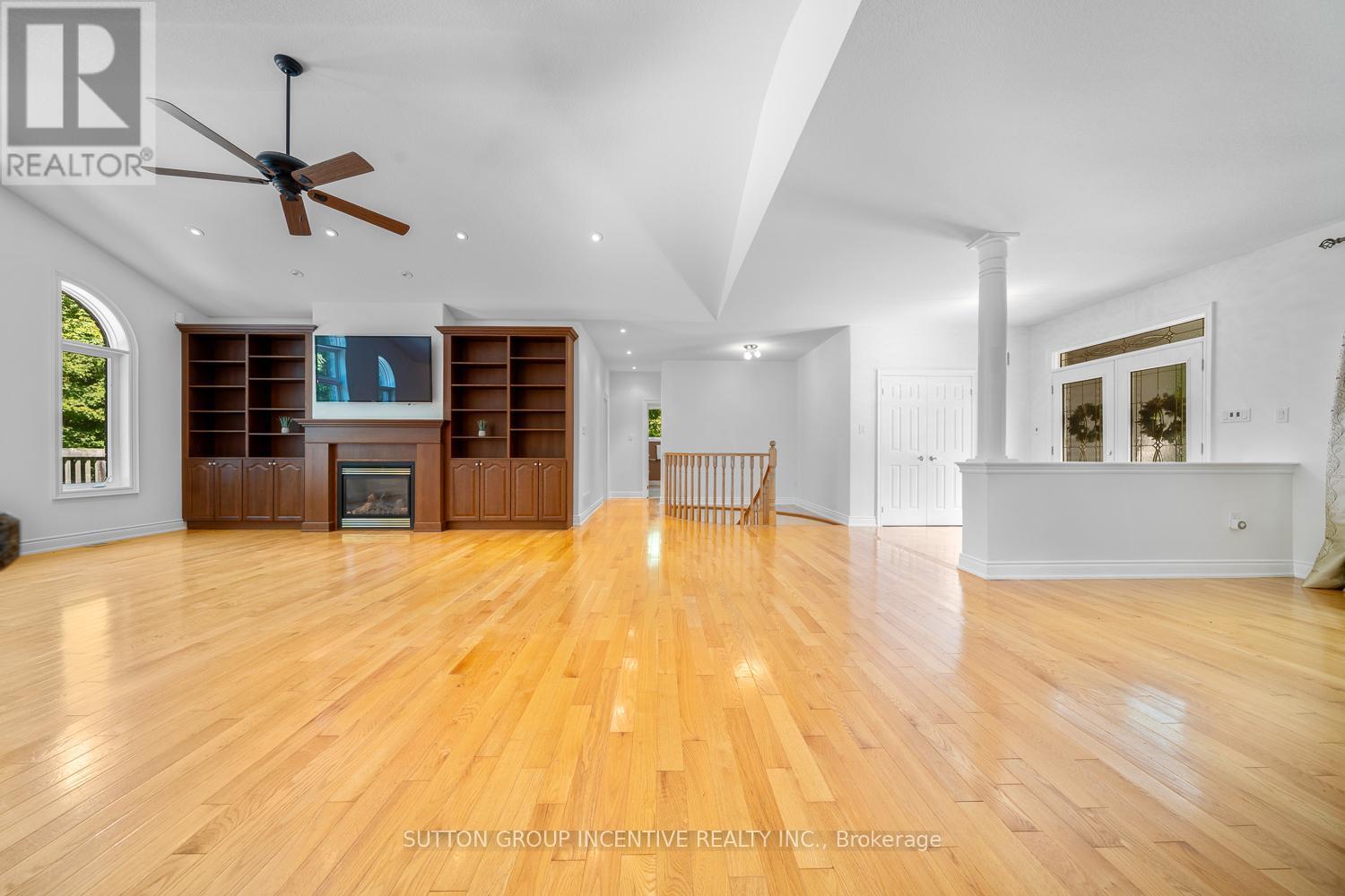 1882 Providence Lane, Severn, ON - Indoor Photo Showing Living Room With Fireplace