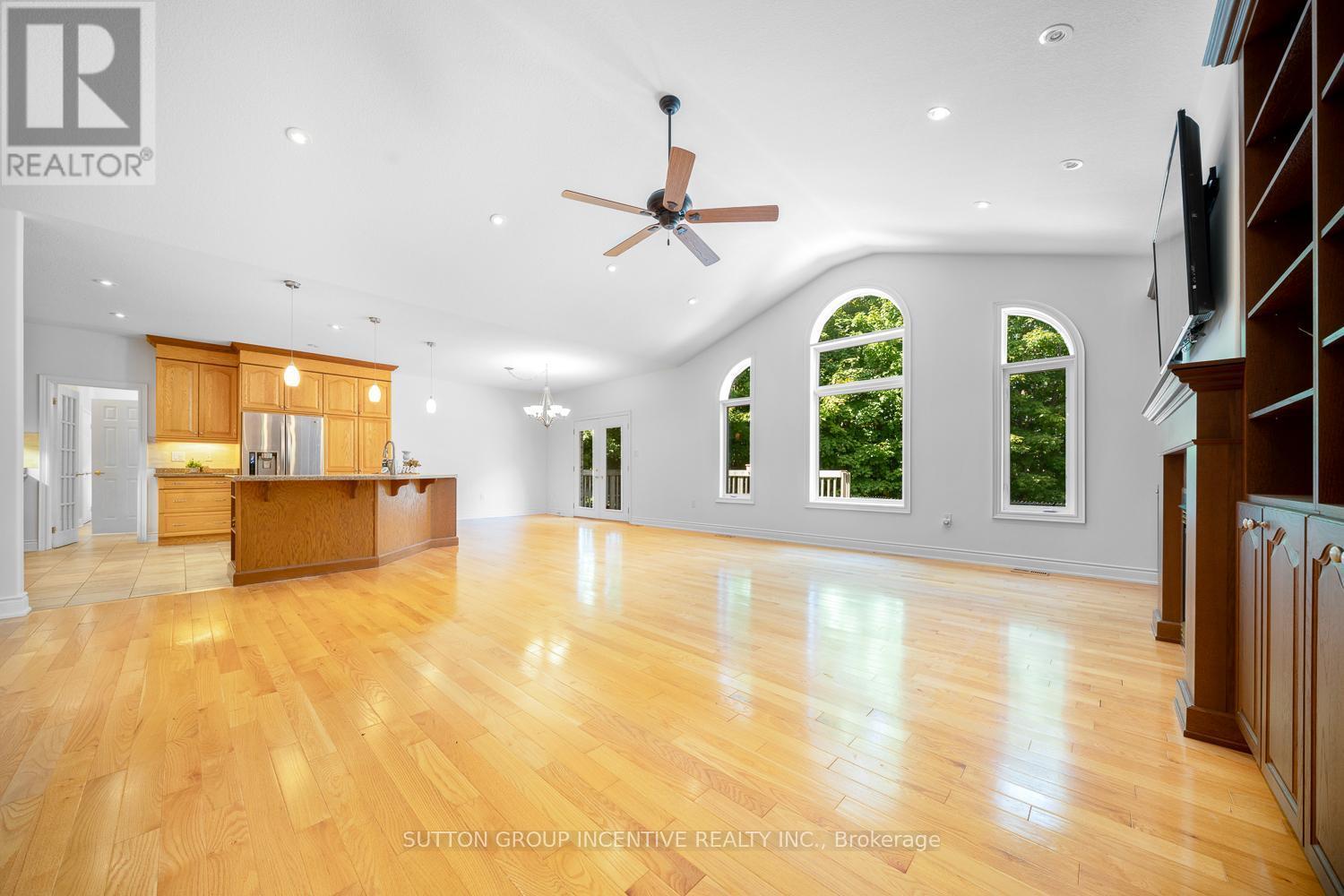 1882 Providence Lane, Severn, ON - Indoor Photo Showing Kitchen