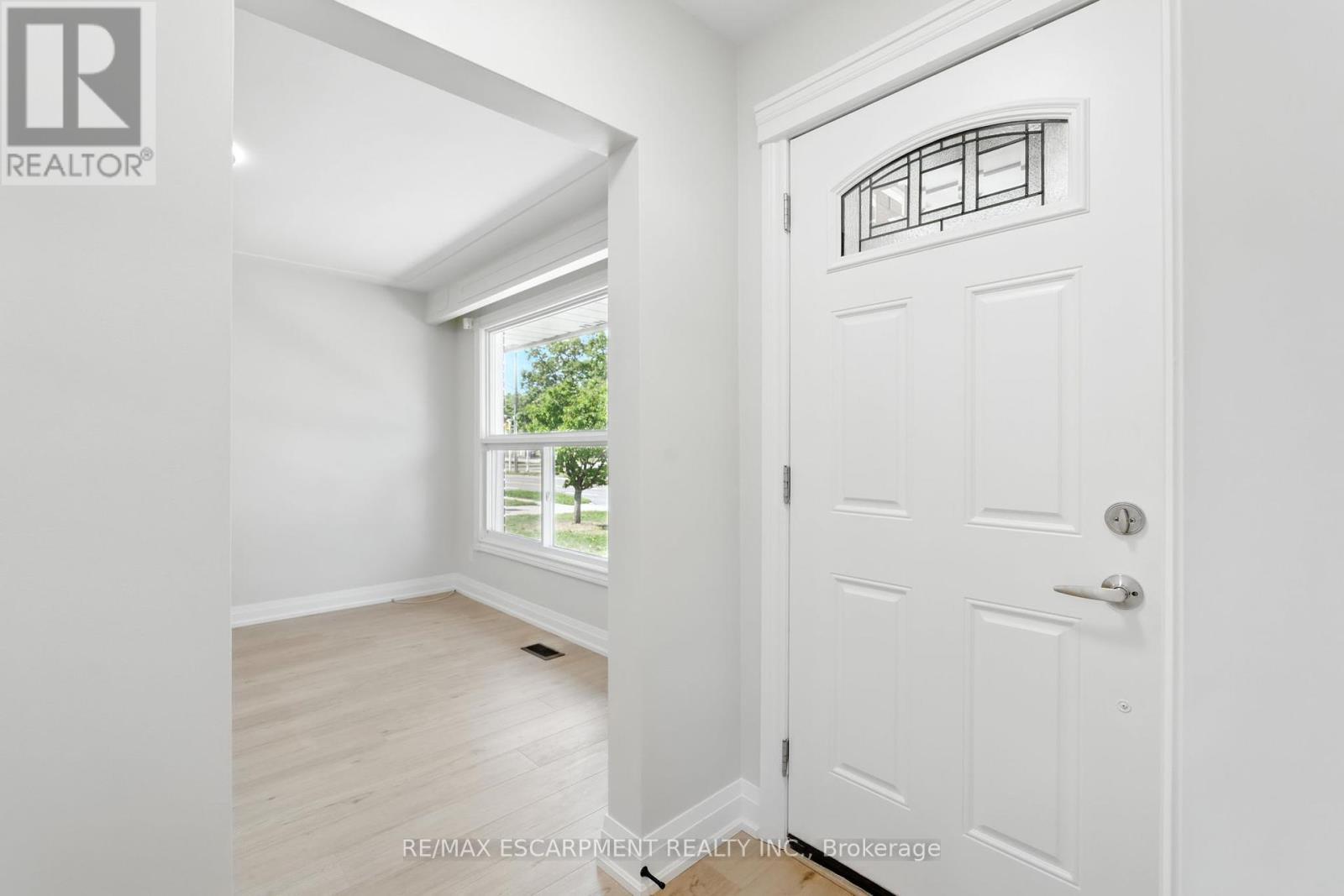 A - 929 Upper Ottawa Street, Hamilton, ON - Indoor Photo Showing Other Room