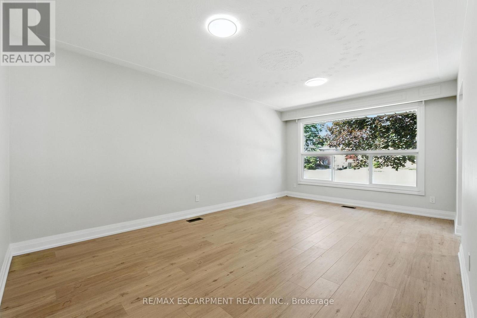 A - 929 Upper Ottawa Street, Hamilton, ON - Indoor Photo Showing Other Room