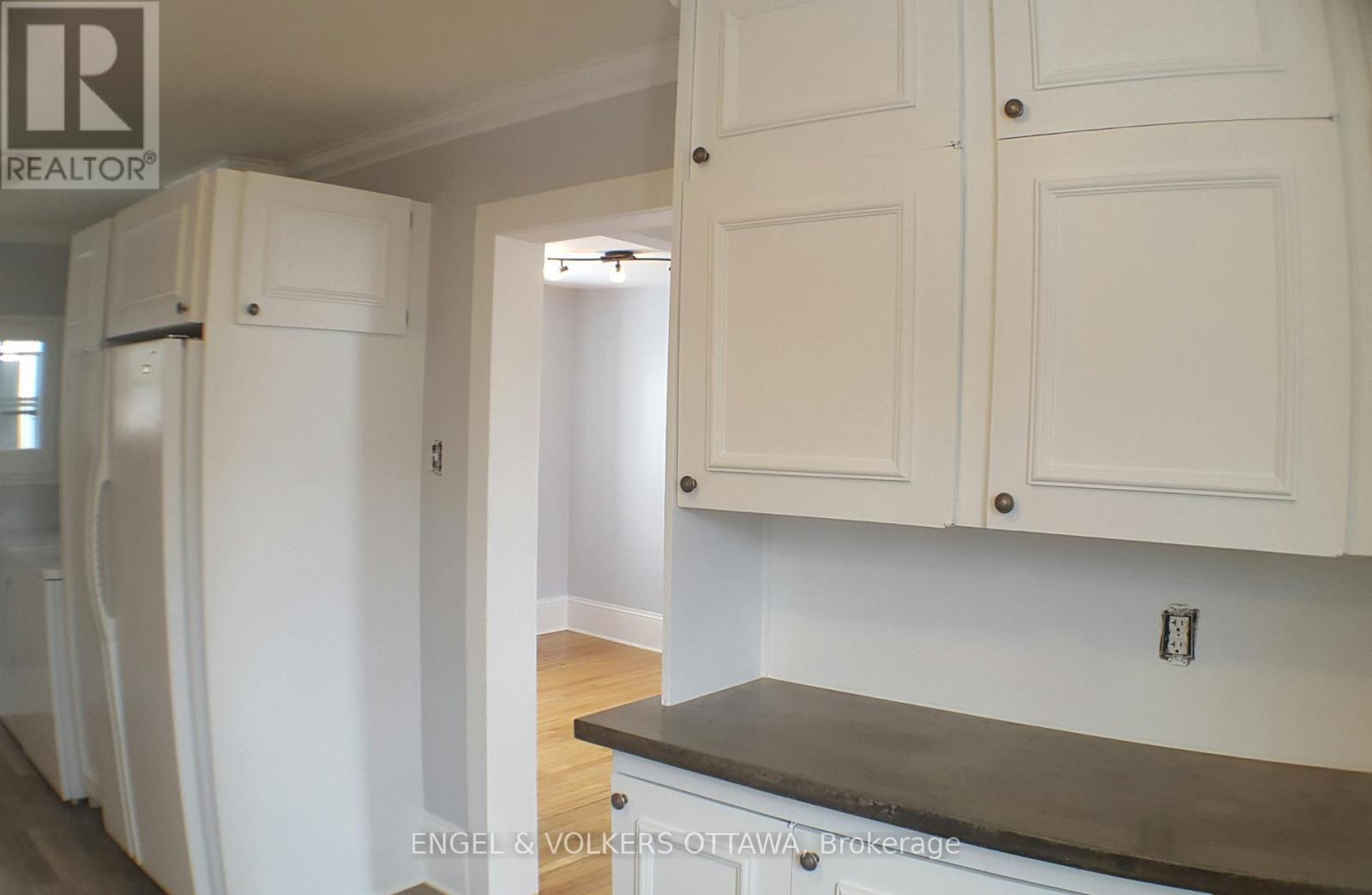 989 Bakervale Drive, Ottawa, ON - Indoor