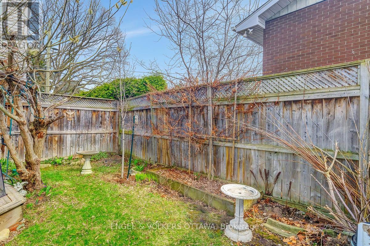 989 Bakervale Drive, Ottawa, ON - Outdoor