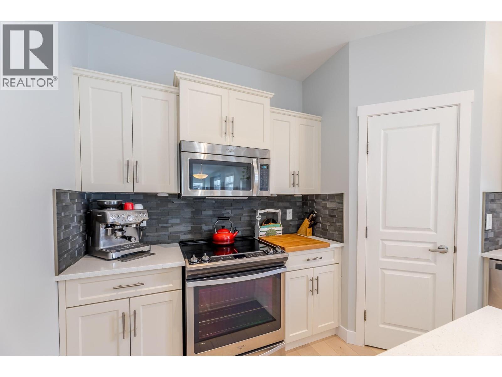 1675 Penticton Avenue Unit# 165, Penticton, BC - Indoor Photo Showing Kitchen