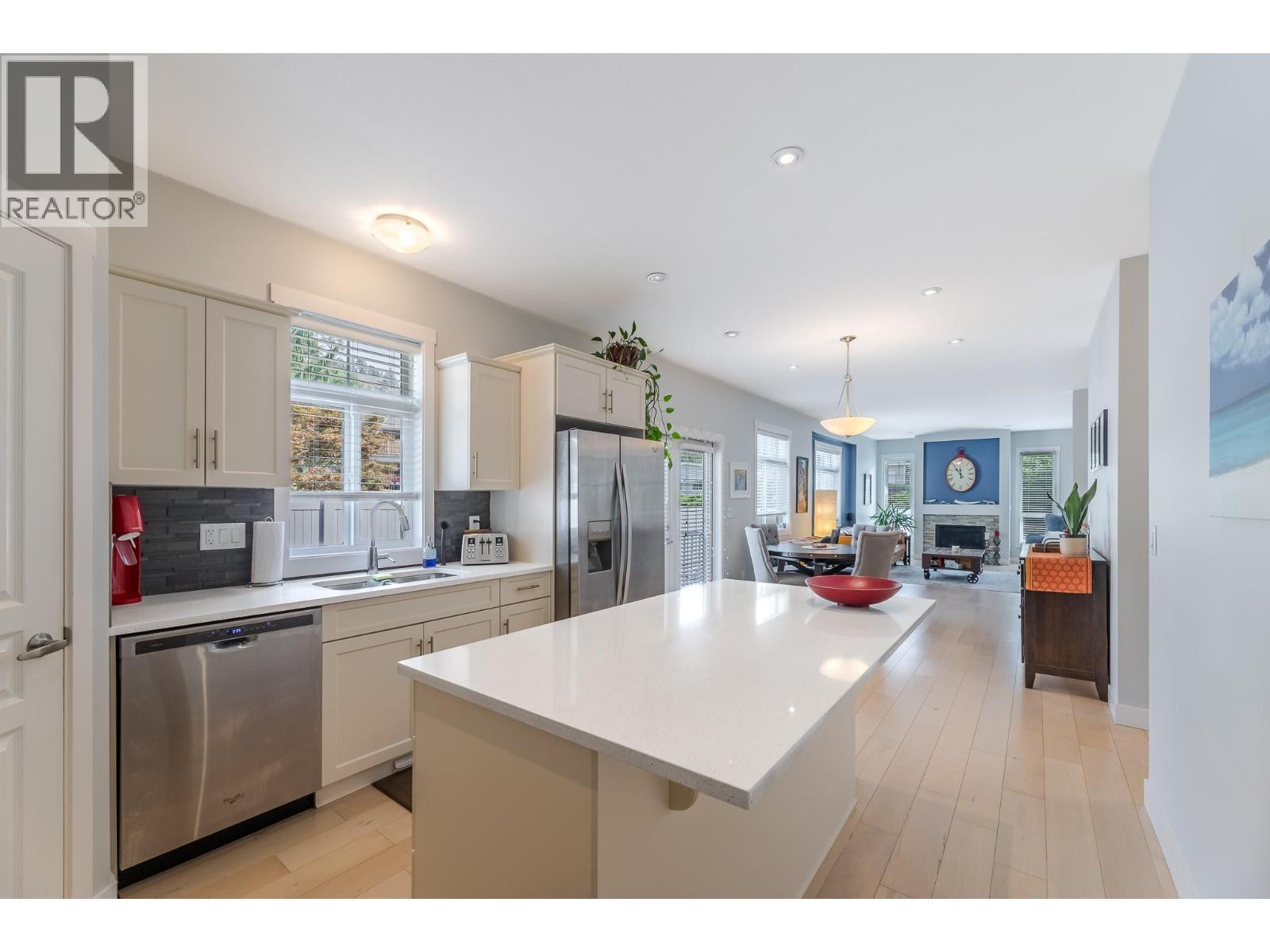 1675 Penticton Avenue Unit# 165, Penticton, BC - Indoor Photo Showing Kitchen