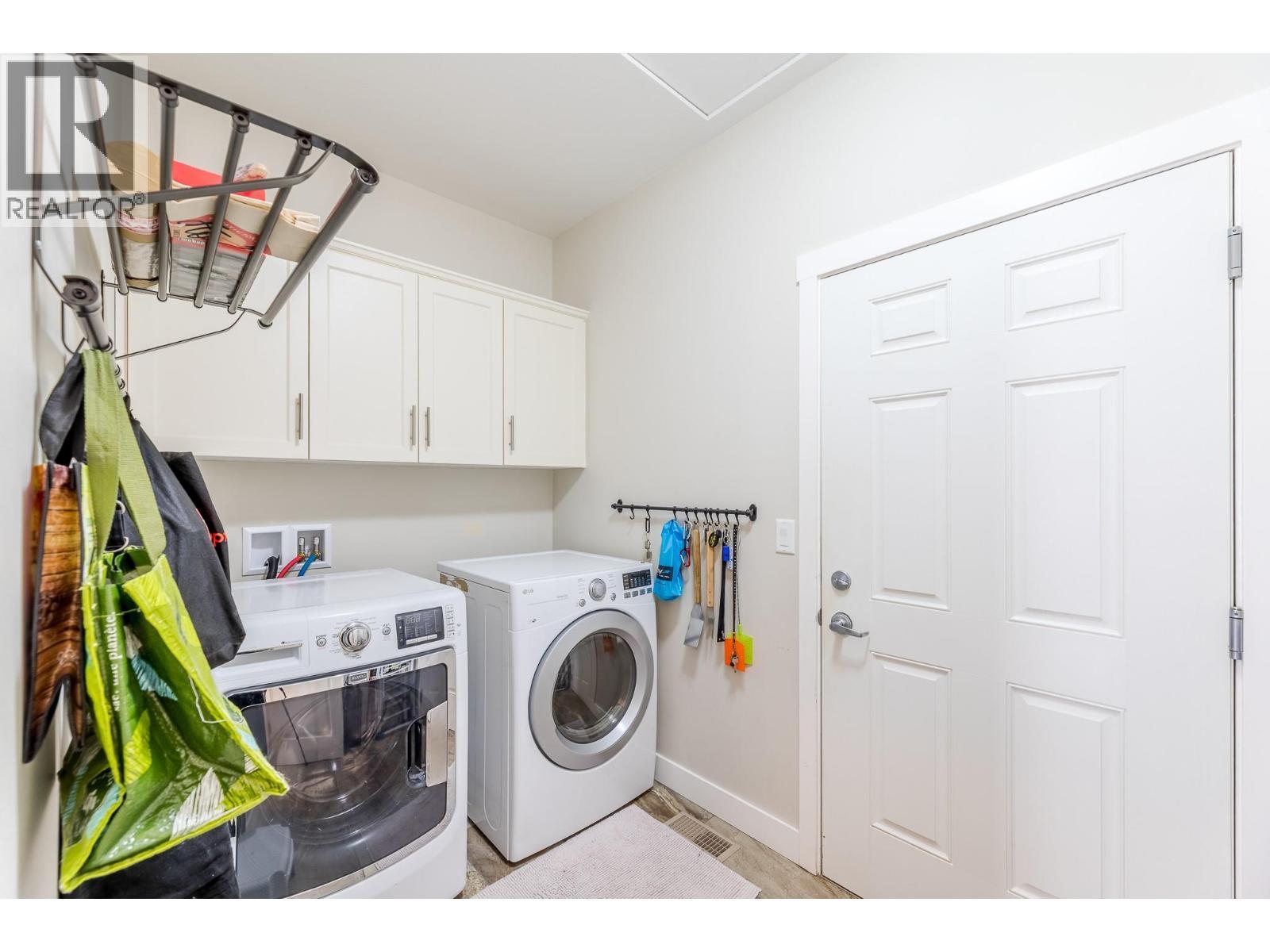 1675 Penticton Avenue Unit# 165, Penticton, BC - Indoor Photo Showing Laundry Room