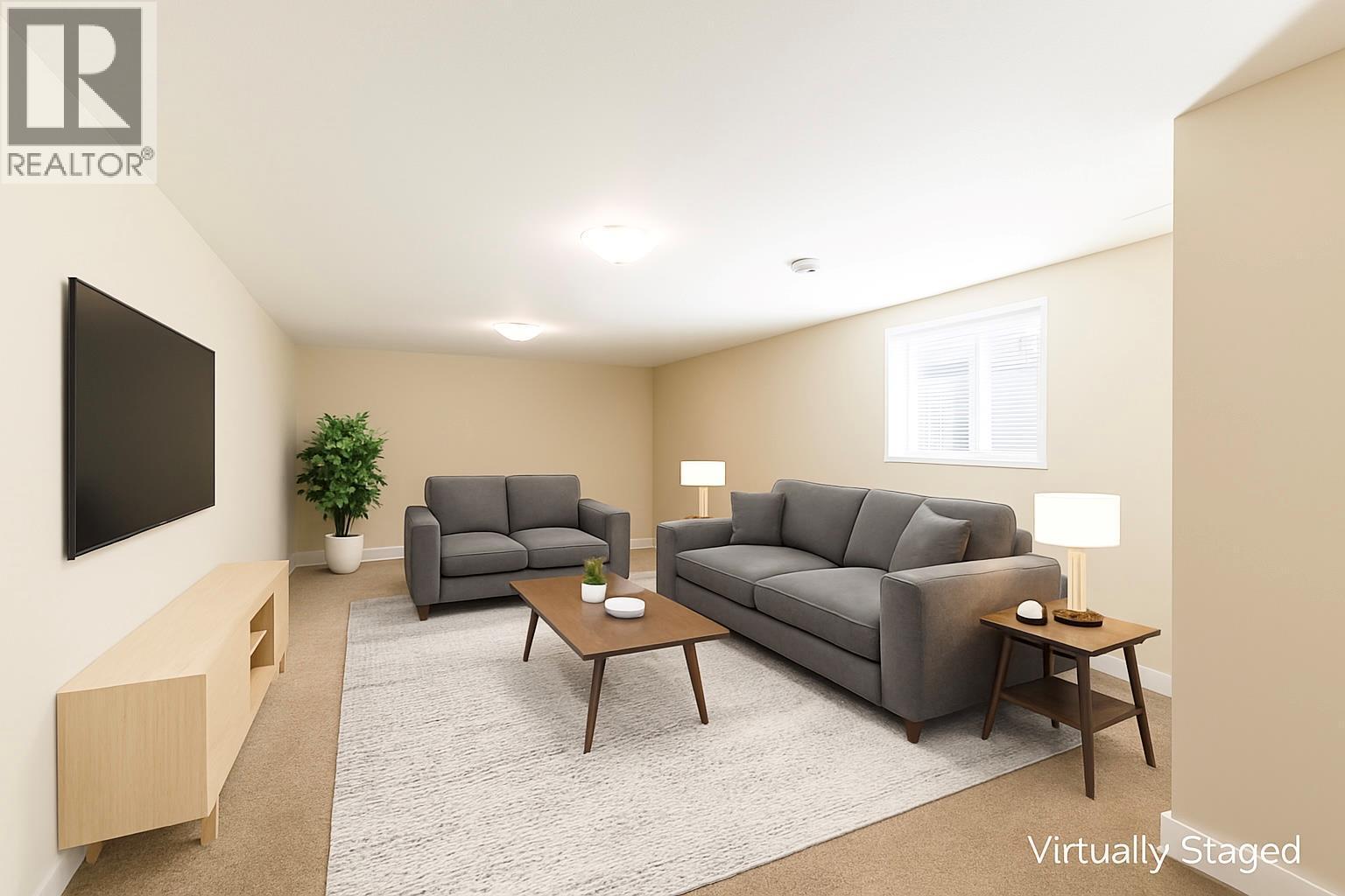 1675 Penticton Avenue Unit# 165, Penticton, BC - Indoor Photo Showing Living Room