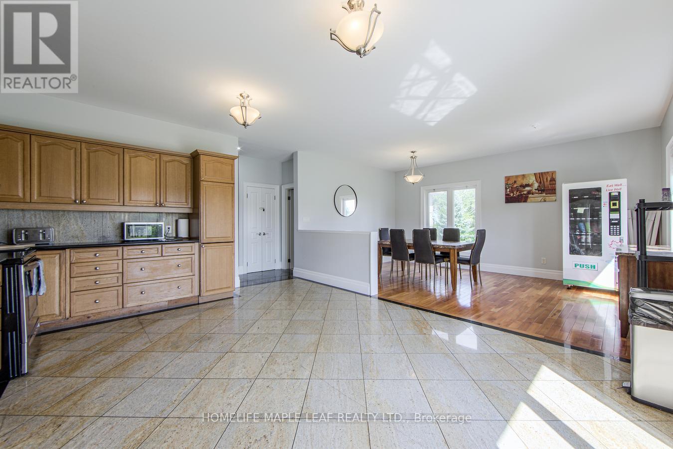 9035 Highway 89, Adjala-Tosorontio, ON - Indoor Photo Showing Kitchen