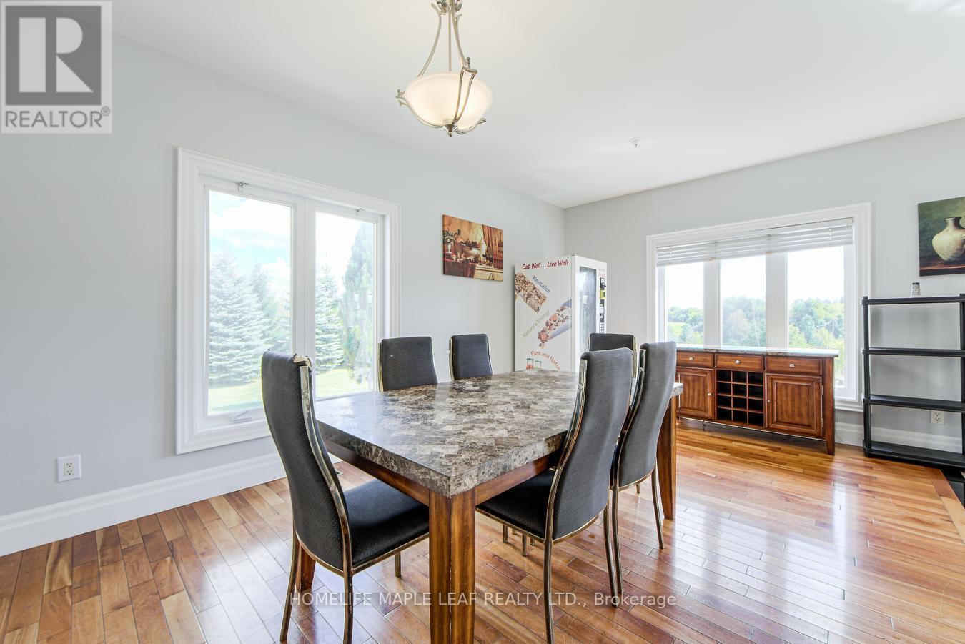 9035 Highway 89, Adjala-Tosorontio, ON - Indoor Photo Showing Dining Room