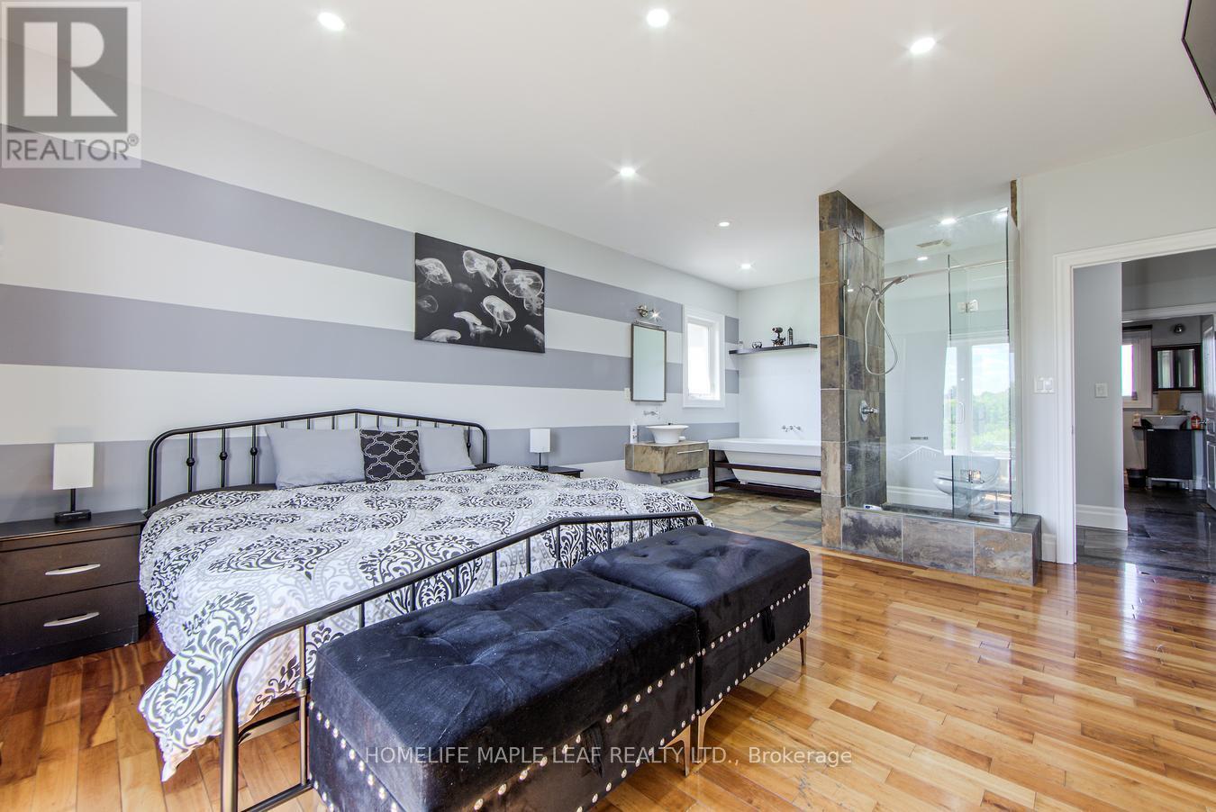 9035 Highway 89, Adjala-Tosorontio, ON - Indoor Photo Showing Bedroom