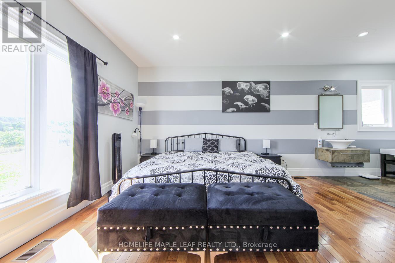 9035 Highway 89, Adjala-Tosorontio, ON - Indoor Photo Showing Bedroom