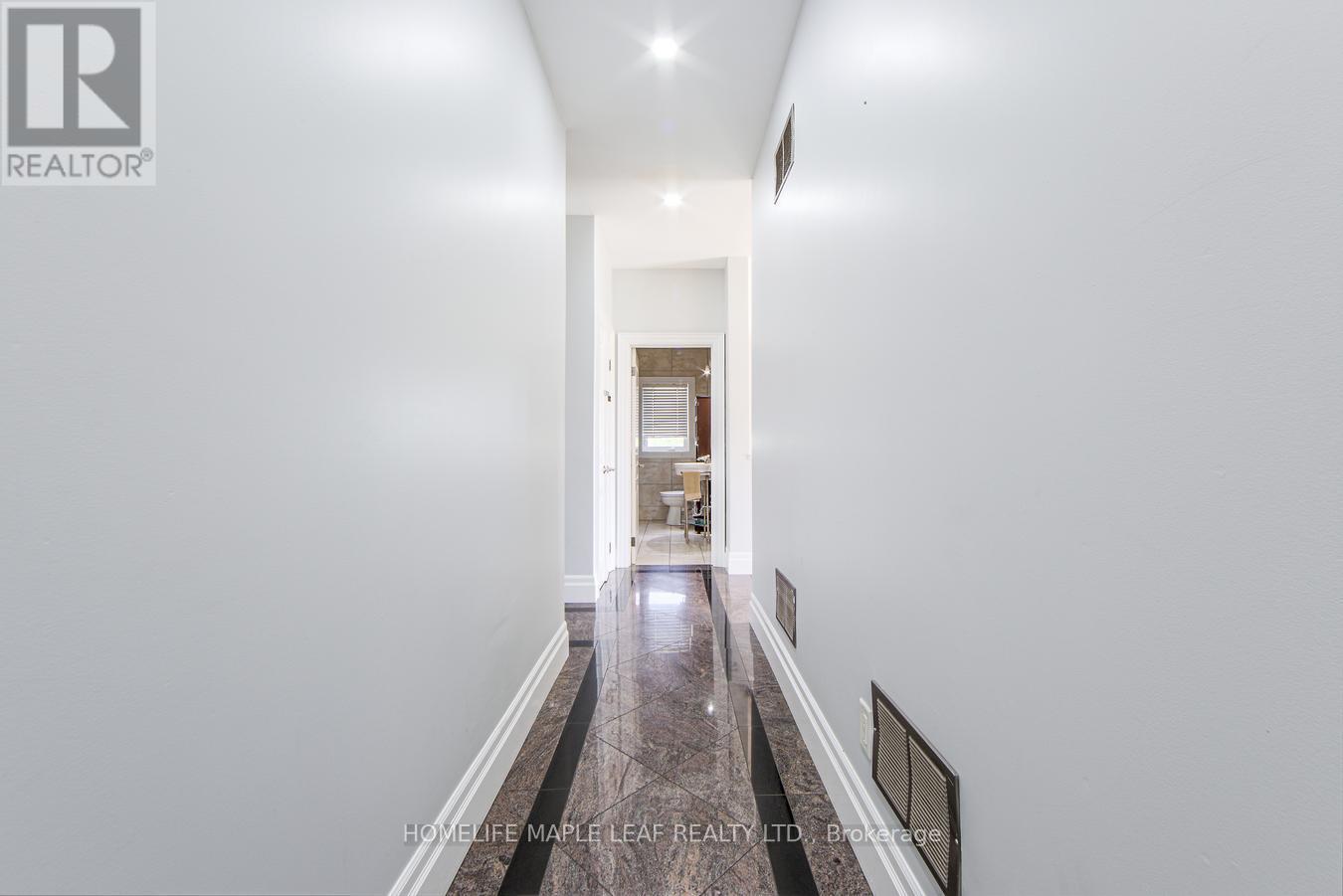 9035 Highway 89, Adjala-Tosorontio, ON - Indoor Photo Showing Other Room