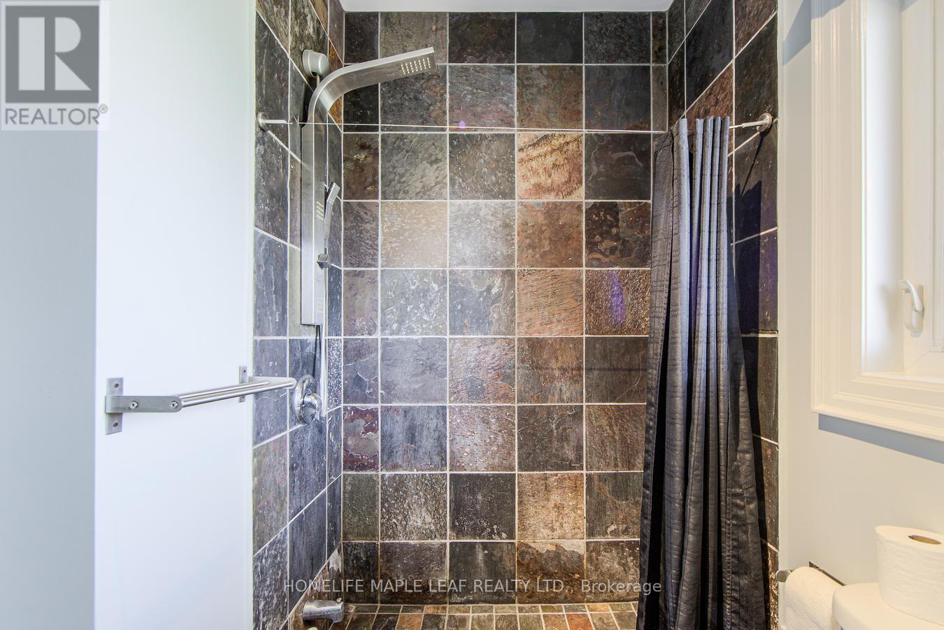 9035 Highway 89, Adjala-Tosorontio, ON - Indoor Photo Showing Bathroom