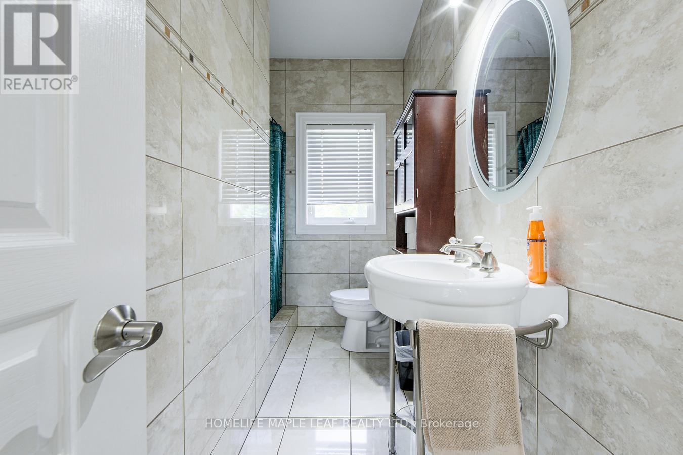 9035 Highway 89, Adjala-Tosorontio, ON - Indoor Photo Showing Bathroom