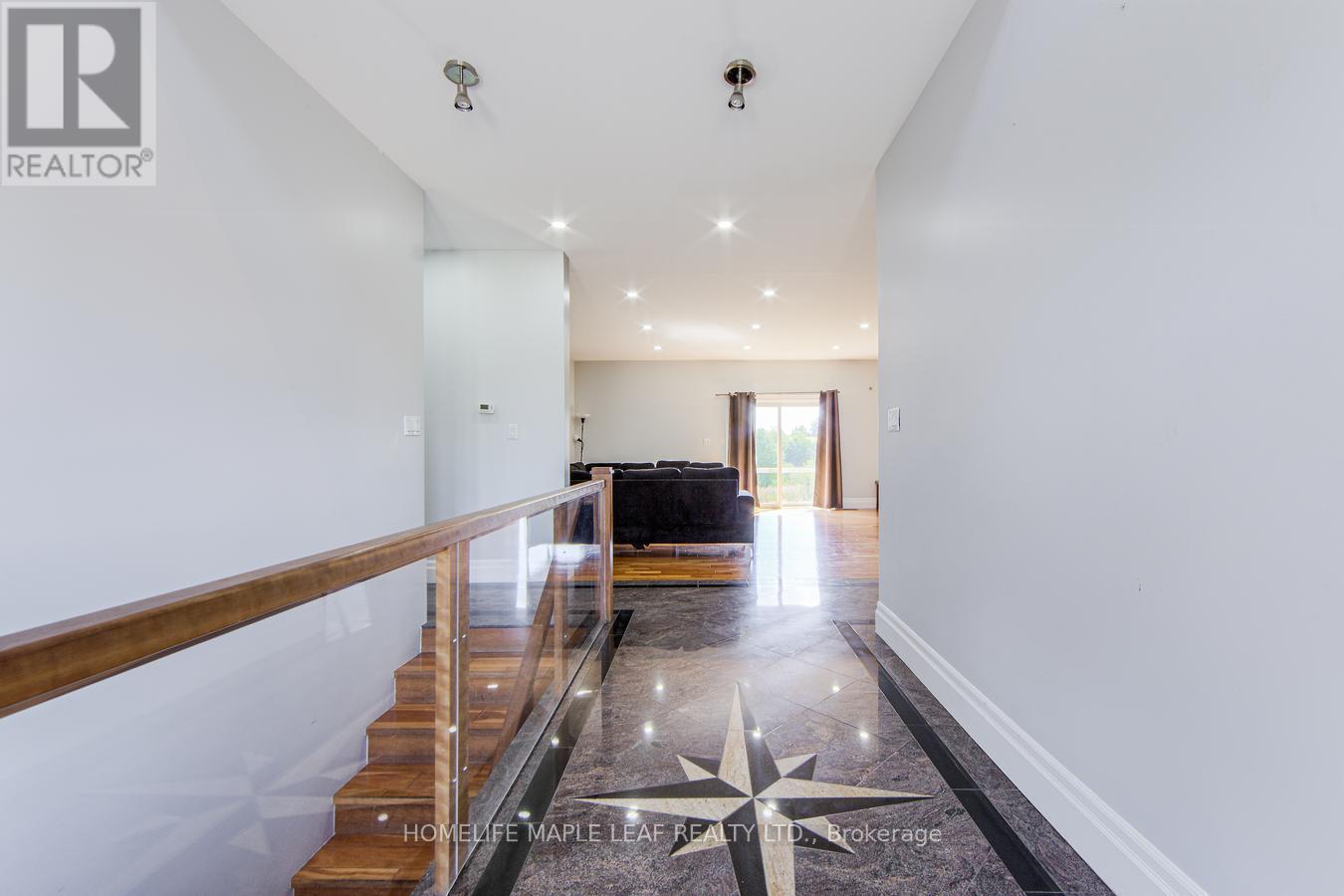 9035 Highway 89, Adjala-Tosorontio, ON - Indoor Photo Showing Other Room