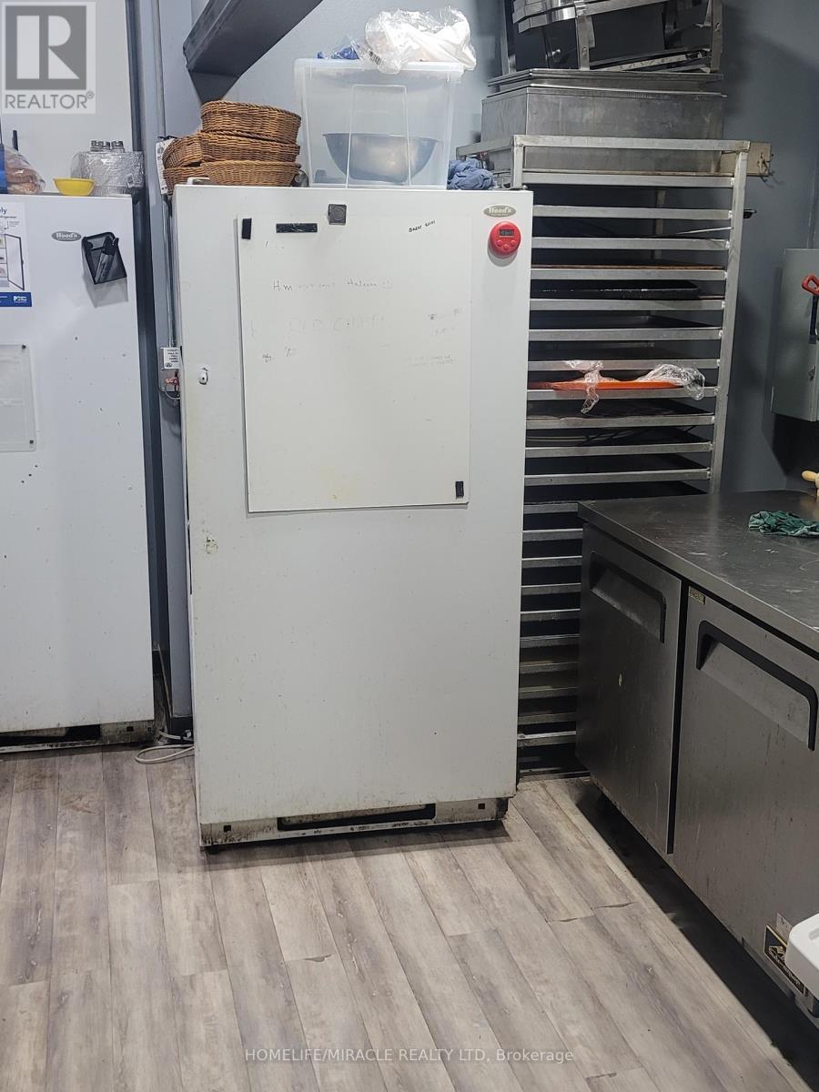 315 Traders Boulevard, Mississauga, ON