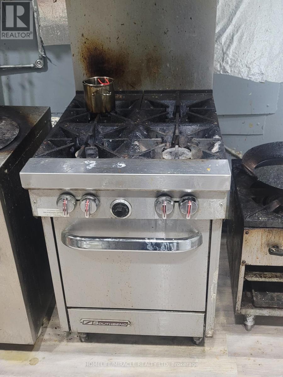 315 Traders Boulevard, Mississauga, ON