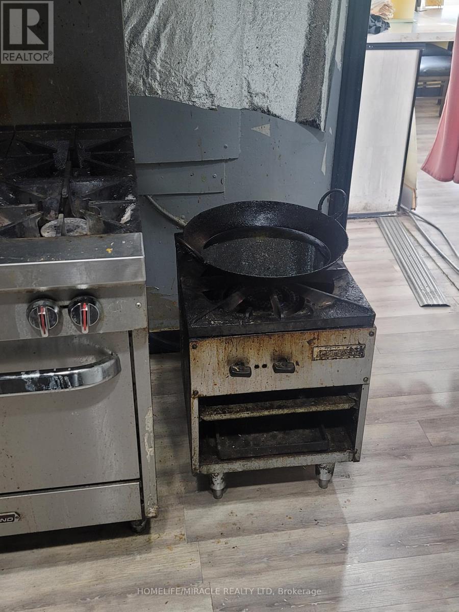 315 Traders Boulevard, Mississauga, ON