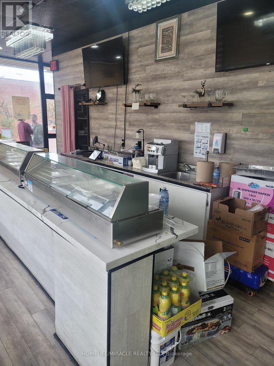 315 Traders Boulevard, Mississauga, ON