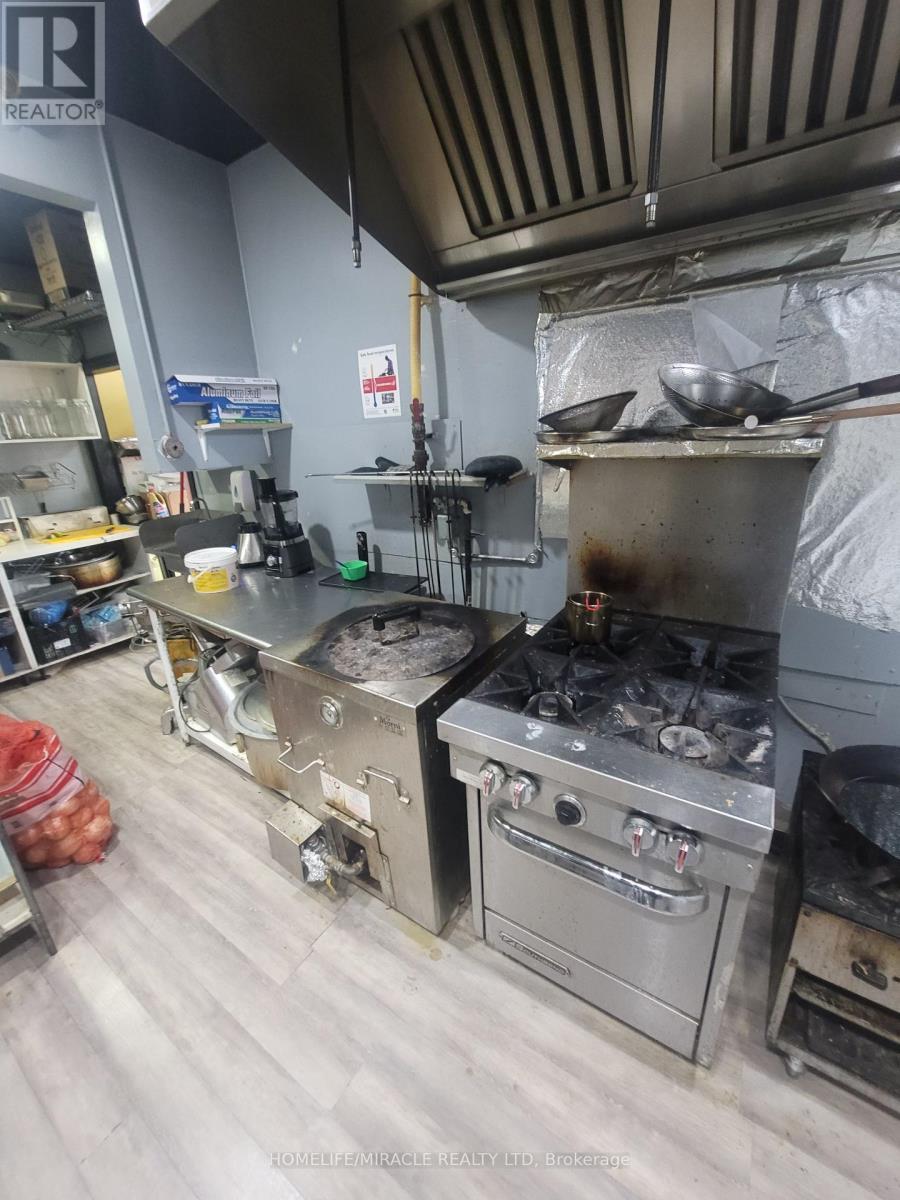 315 Traders Boulevard, Mississauga, ON