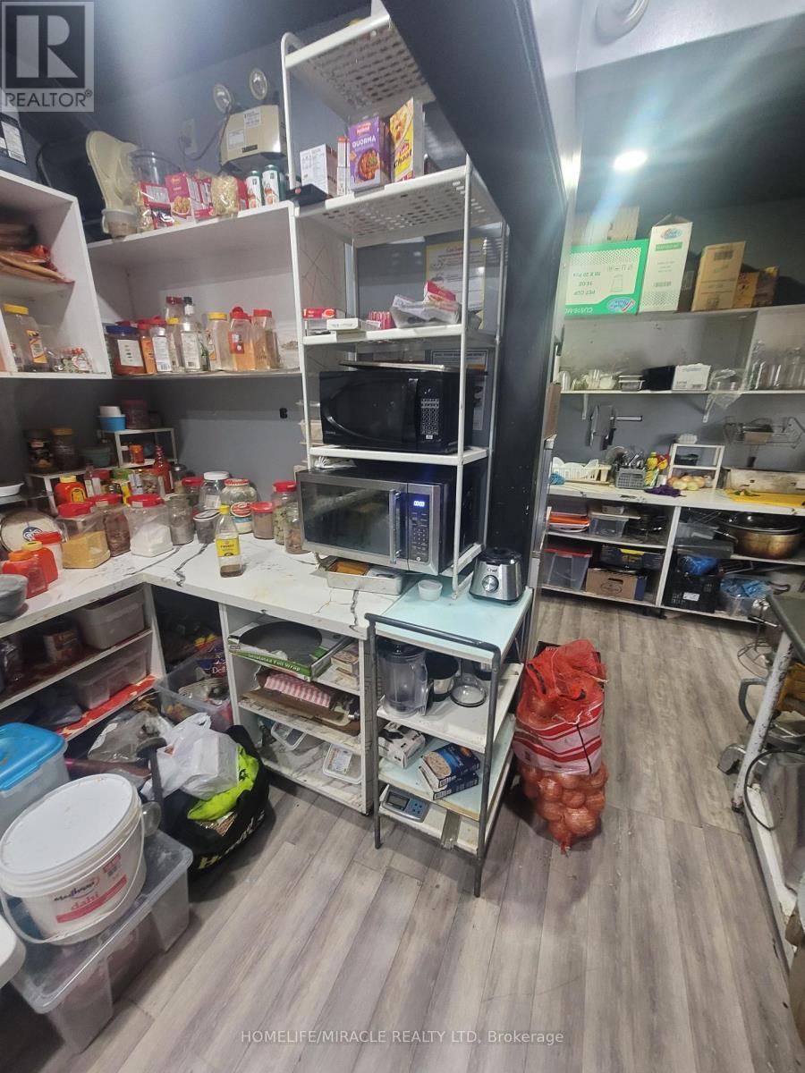 315 Traders Boulevard, Mississauga, ON