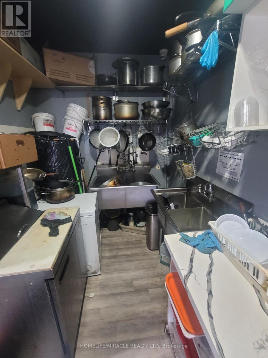 315 Traders Boulevard, Mississauga, ON