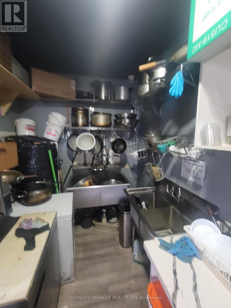 315 Traders Boulevard, Mississauga, ON