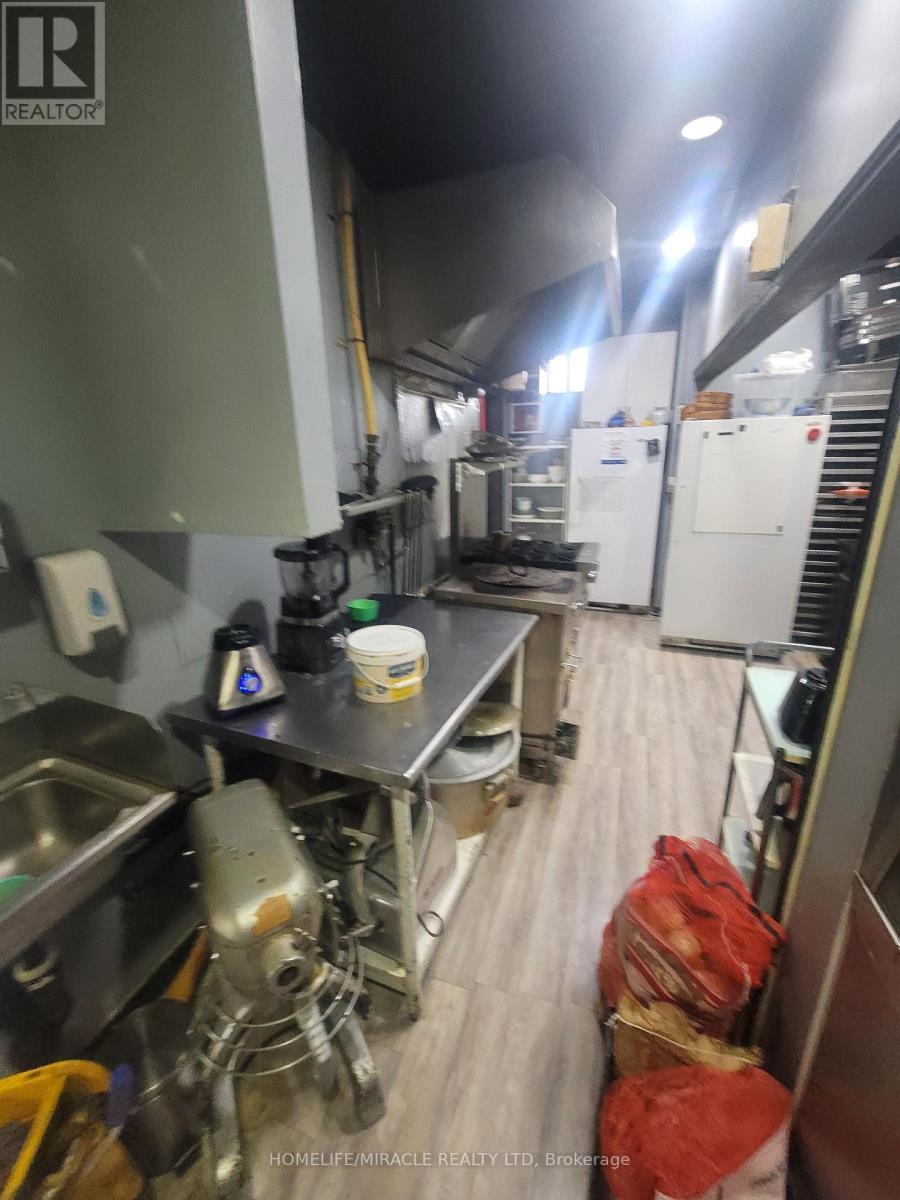 315 Traders Boulevard, Mississauga, ON