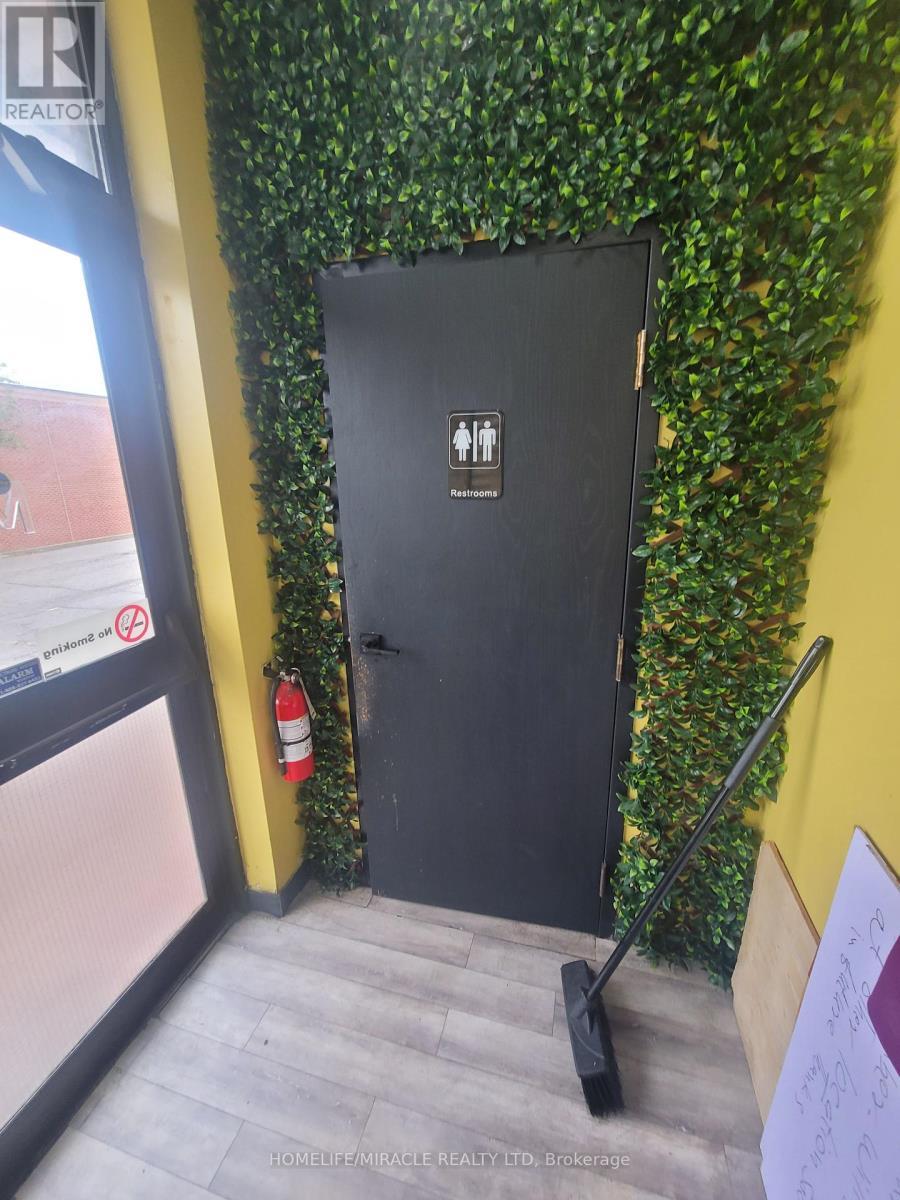 315 Traders Boulevard, Mississauga, ON